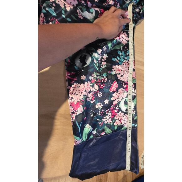 NWT Izzy & Liv Netflix Bridgerton robe sz XL/XXL - Picture 5 of 5